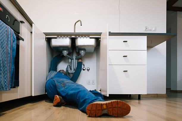 Professional Leak Detection technician working in Loda, IL